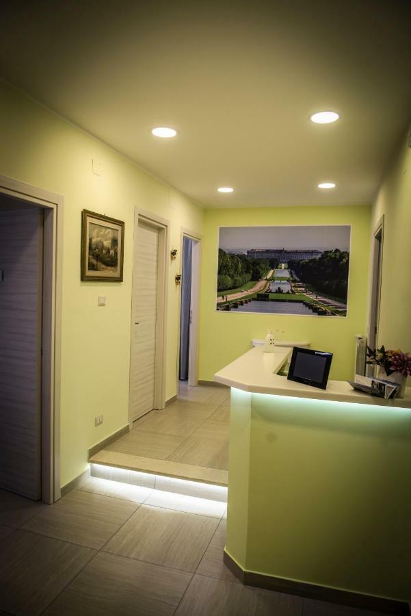 Le Fontane Del Re Bed & Breakfast กาแซร์ตา ภายนอก รูปภาพ