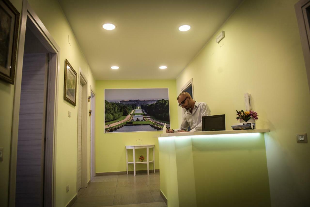 Le Fontane Del Re Bed & Breakfast กาแซร์ตา ภายนอก รูปภาพ